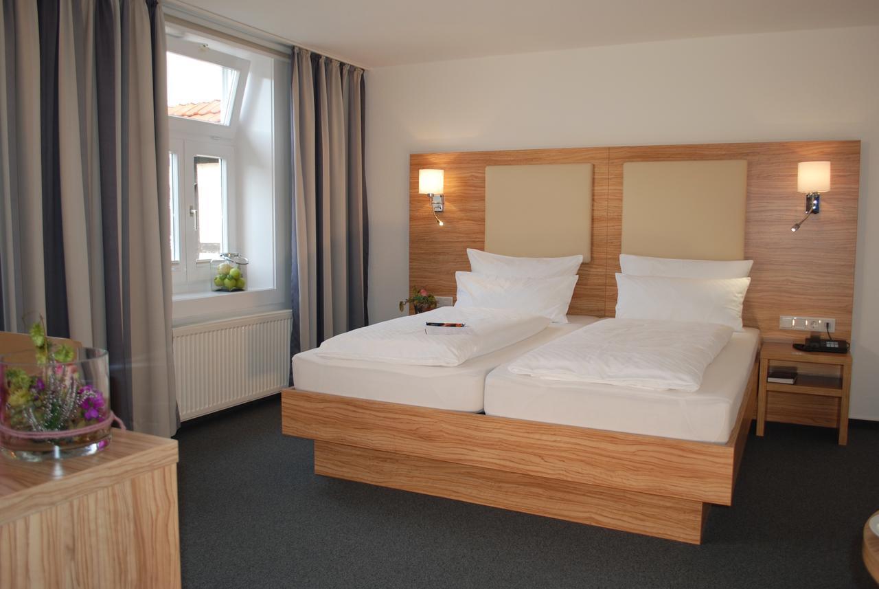 Alt Warburg Hotel Buitenkant foto
