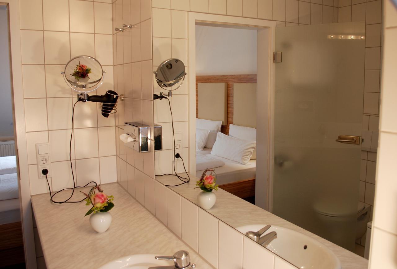 Alt Warburg Hotel Buitenkant foto