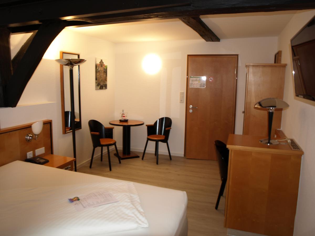 Alt Warburg Hotel Buitenkant foto