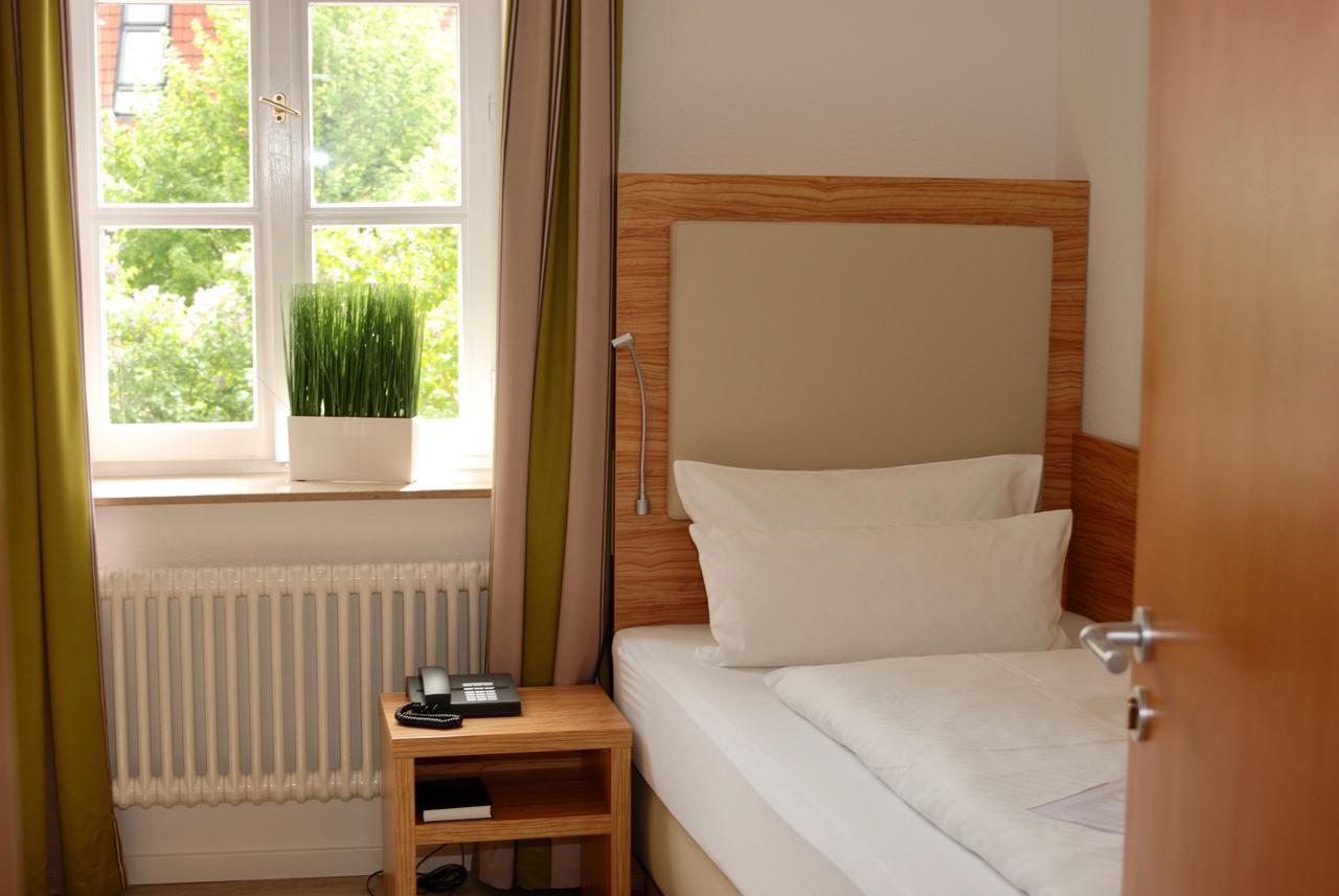 Alt Warburg Hotel Buitenkant foto